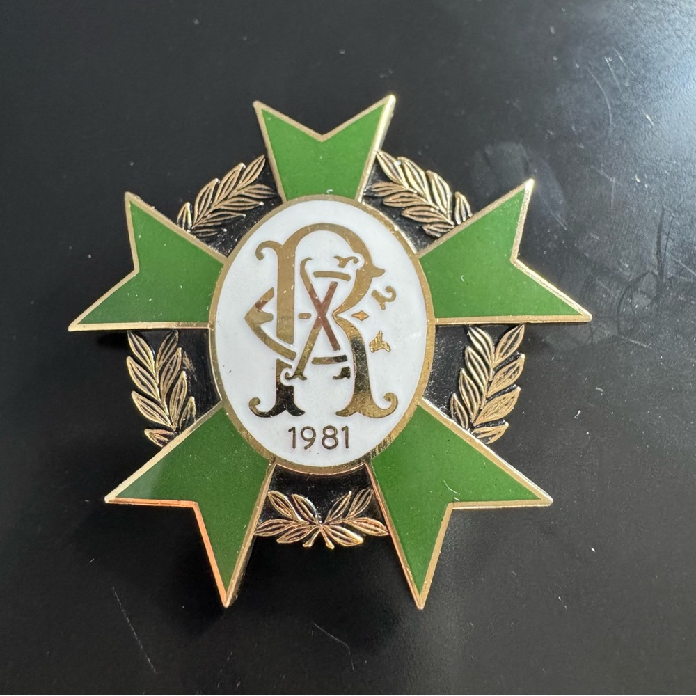 Tiffany & Co 1981 Mardi Gras Krewe Pin – Green Enamel Cross, Laurel Wreath